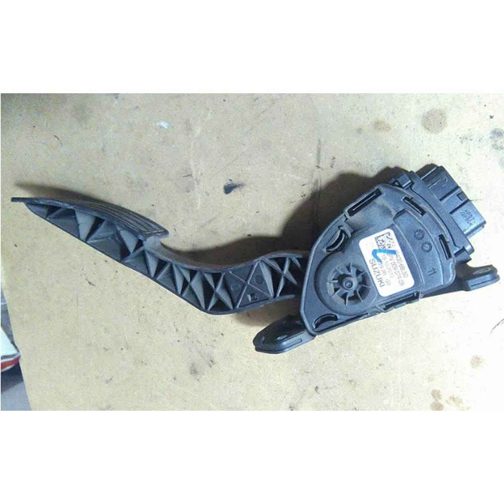 Suzuki Swift 1.2 2012-2016 GAZ PEDALI