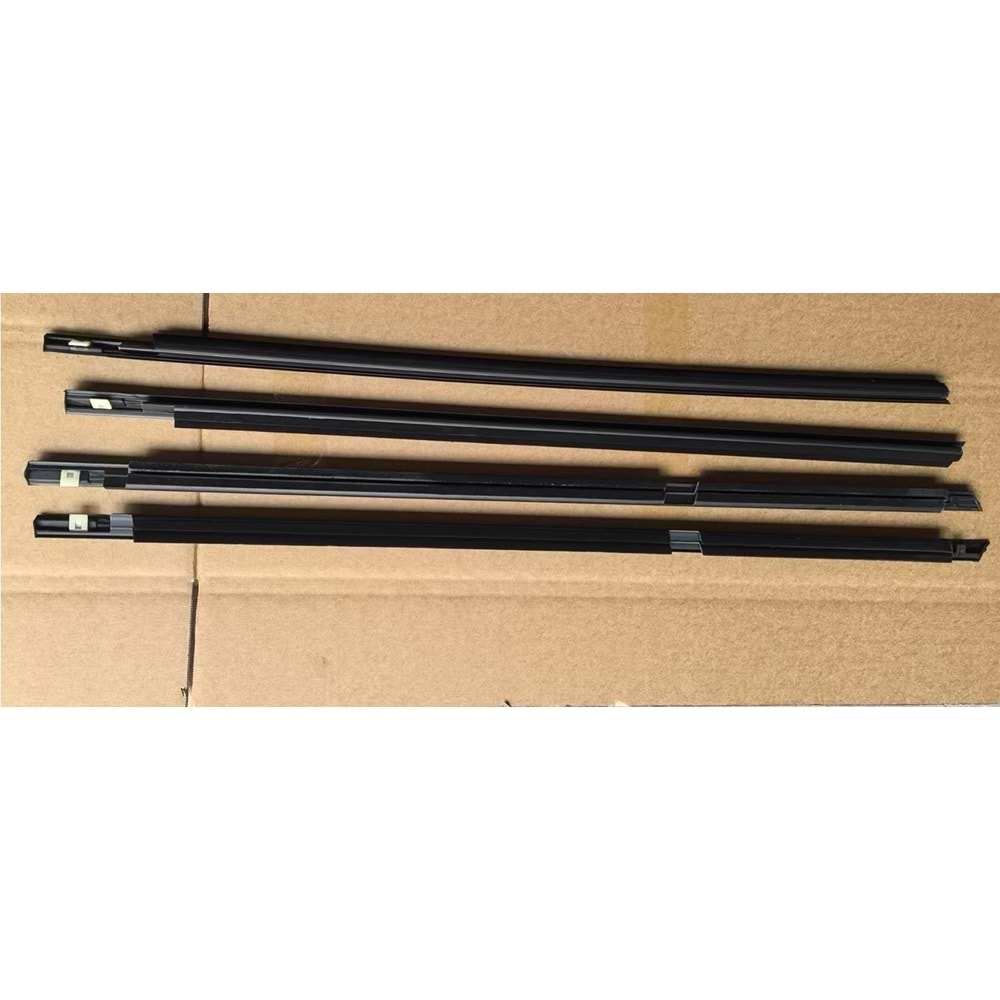 Suzuki Grand Vitara 2006-2012 5 kapı Kapı Cam Dış Sıyırıcı Fitil Takım