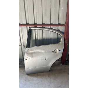 SUZUKİ SX4 SEDAN ARKA SOL KAPI ÇIKMA