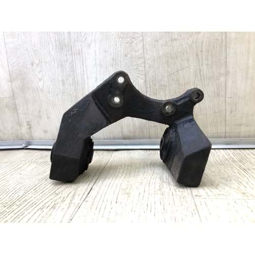 Suzuki Grand Vitara 06-12 ÖN DİFERANSİYEL BAĞLANTI BRAKET KOMPLE