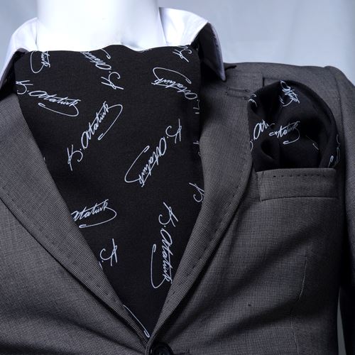 Mustafa Kemal Atatürk Signature on Black Ascot Hanky Set